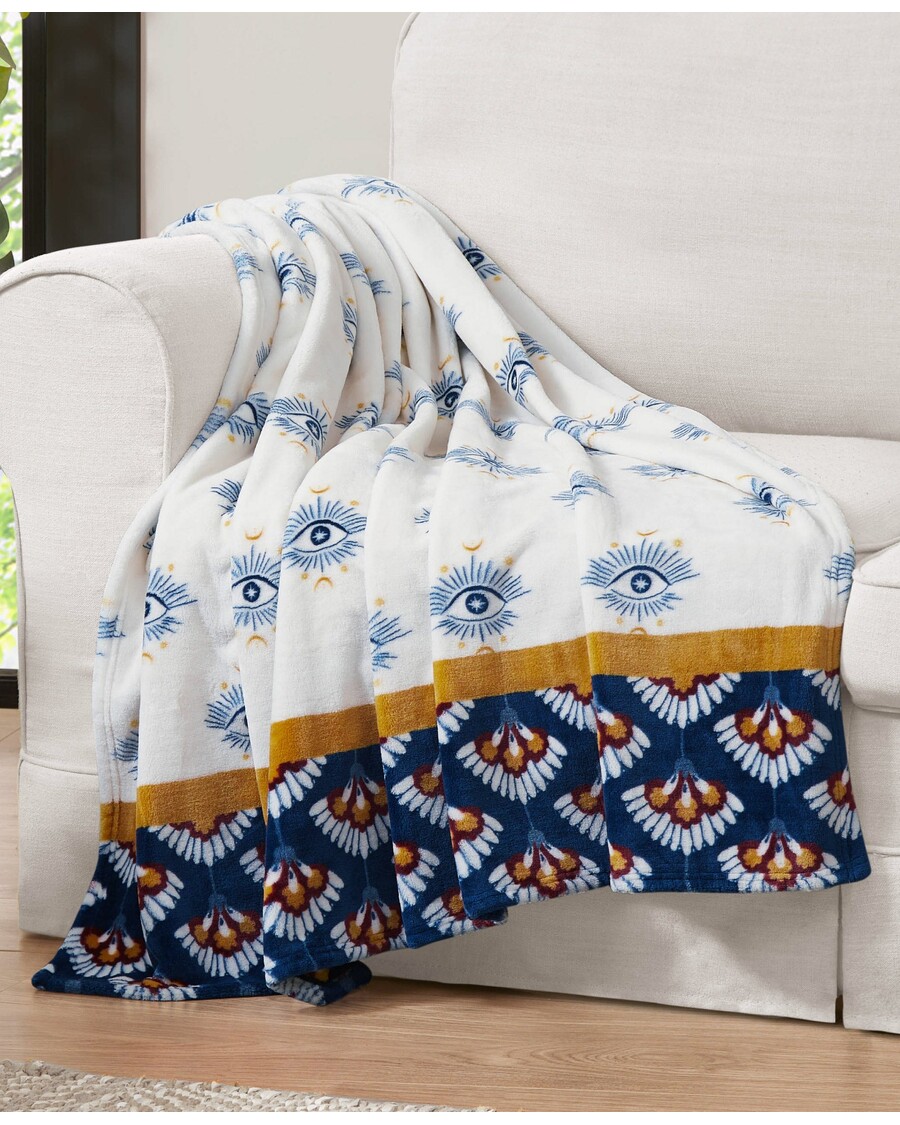 Jessica Simpson Celeste Plush Throw Plush in White & Navy