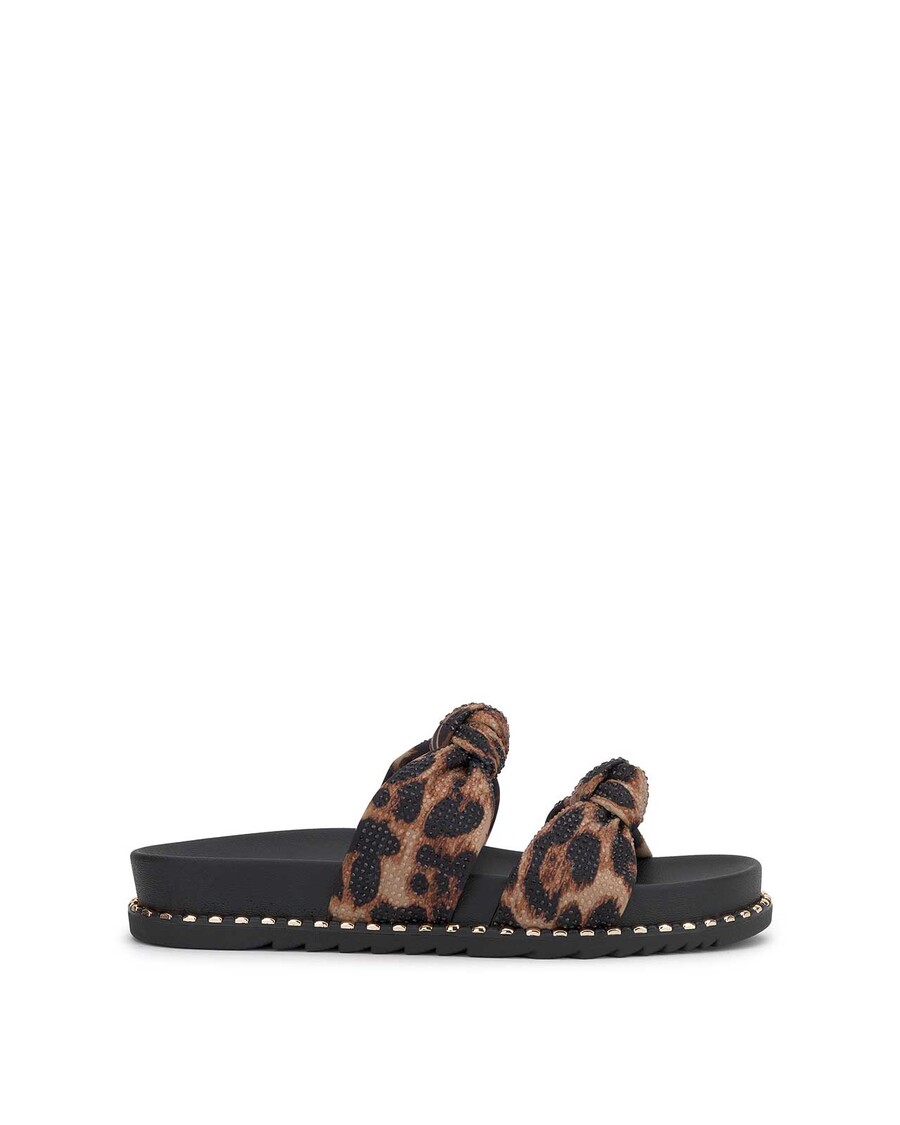 Jessica Simpson Caralyna Flat Sandal in Leopard