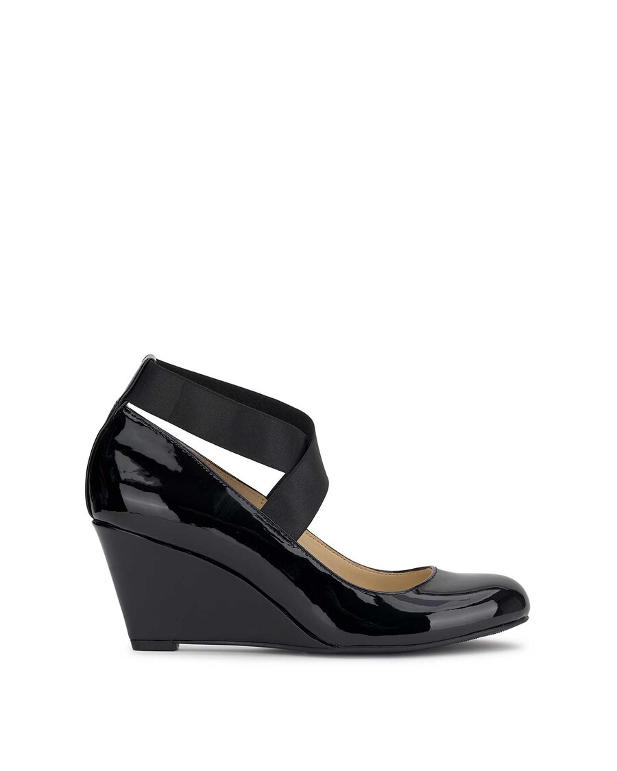 Jessica Simpson Saedra Wedge in Black Patent